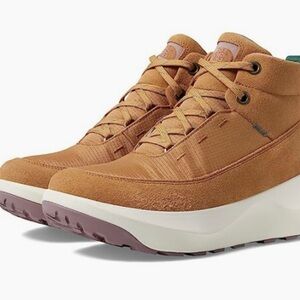 The NorthFace Halseigh Hiking Boot in Boo Brown. NWOT. Size 9.5